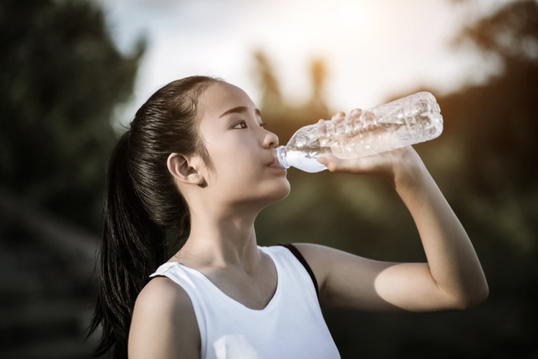 6 giờ vàng sau khi phơi nắng, chị em nên tránh làm 2 việc kẻo da thêm xỉn màu, làm 2 điều này tốt hơn nhiều - 4