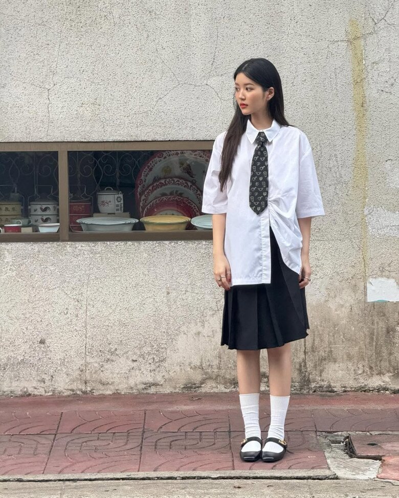 8 kiểu phối đồ với chân váy lửng giúp hội “ba mét bẻ đôi” trông cao ráo, thon gọn như idol Hàn - 7