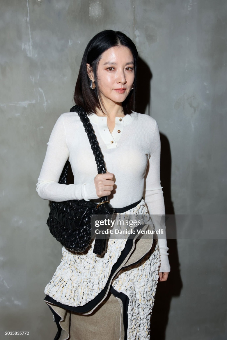 Lee Young Ae không ít lần bị lộ dấu hiệu lão hóa qua ảnh cam thường hoặc ống kính hung thần của Getty Images.
