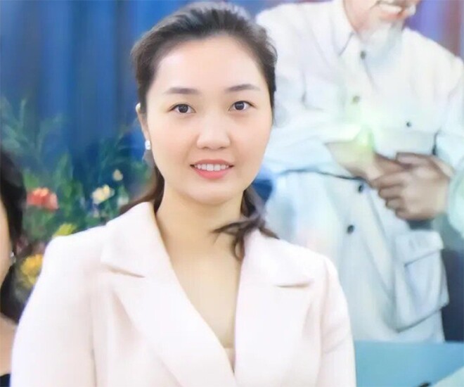 Nguyễn Ngọc Huyền My là em gái ruột kín tiếng của doanh nhân Cường Đô La. 