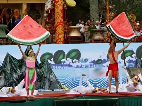 Lễ hội tại vùng đất “cổ tích”, tôn vinh ông tổ nghề trồng dưa thuộc dòng họ hiếm, tìm mãi mới được một người