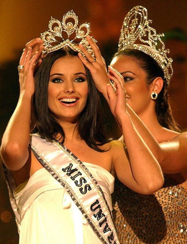 Oxana Fedorova trở thành người Nga đầu tiên và cũng là duy nhất giành ngôi vị Hoa hậu Hoa hậu Hoàn vũ.