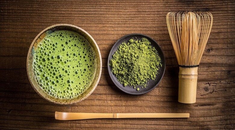 Các polyphenol có trong trà xanh có thể giúp làm chậm quá trình lão hóa da