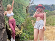 Thời trang - Hội gái xinh mặc đồ gợi cảm đi leo núi, từ bikini cho tới quần legging ôm sát khoe vòng 3 khiến dân tình tranh cãi