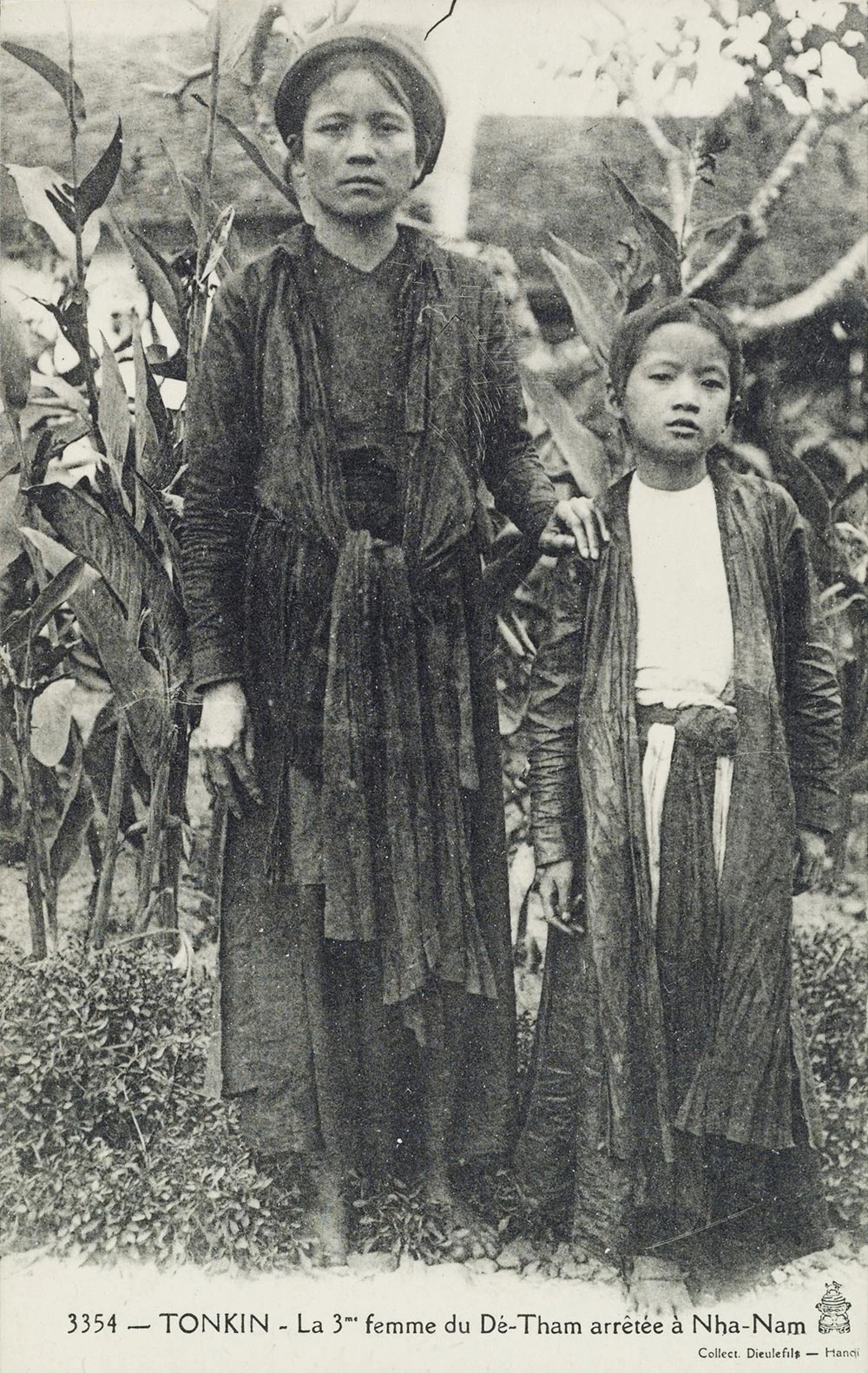 Ảnh 2 mẹ con bà Hoàng Thị Thế.