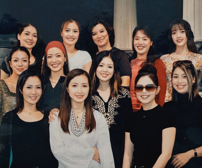 Khung hình hội tụ dàn mỹ nhân Việt xưa.