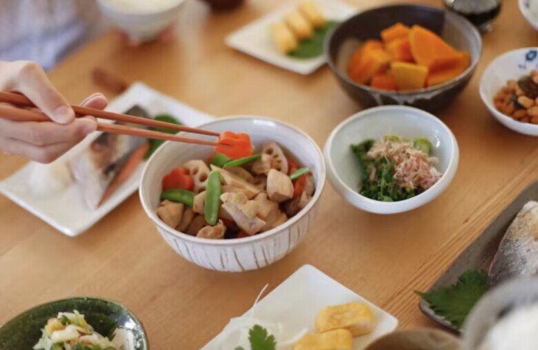 Thứ tự ăn uống hợp lý có thể giúp bạn giảm cân nhẹ nhàng mà không cần ăn kiêng khắt khe.