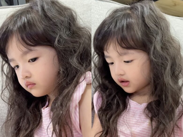 Con gái Đông Nhi gần đây chăm để tóc xoăn xù mì bồng bềnh như nàng công chúa tóc mây.