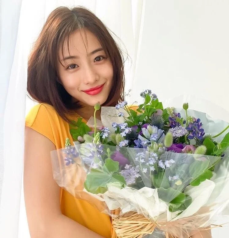 Cách thoa kem chống nắng như đánh giày của amp;#34;bảo bối nhan sắcamp;#34; Nhật giúp bảo vệ từng lỗ chân lông, U40 trẻ như 20 tuổi - 3