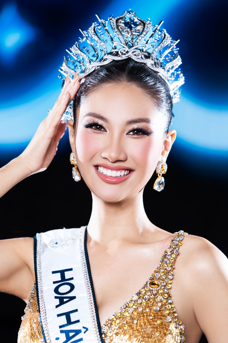 Hoa hậu Phương Linh được kỳ vọng sẽ tỏa sáng và thành công như đàn chị.