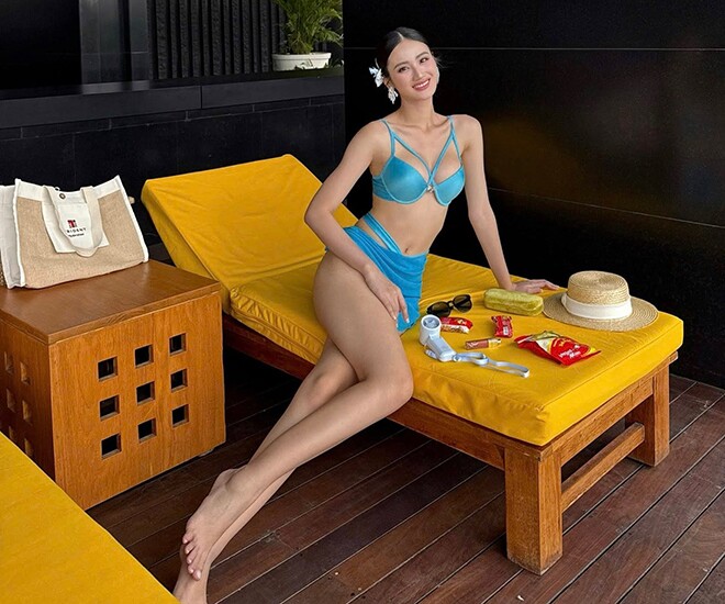 Ý Nhi nóng bỏng khi chụp ảnh bikini.