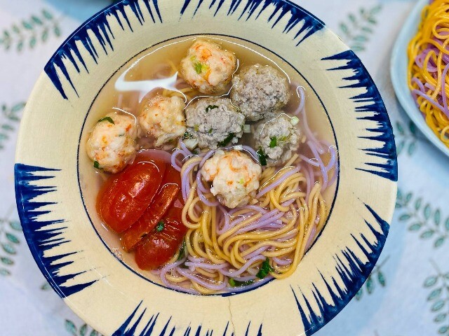 Vét tủ lạnh: Nhà còn ít tôm, thịt đem nấu ngay thành món này được bữa ăn đổi gió, chẳng cần đến cơm