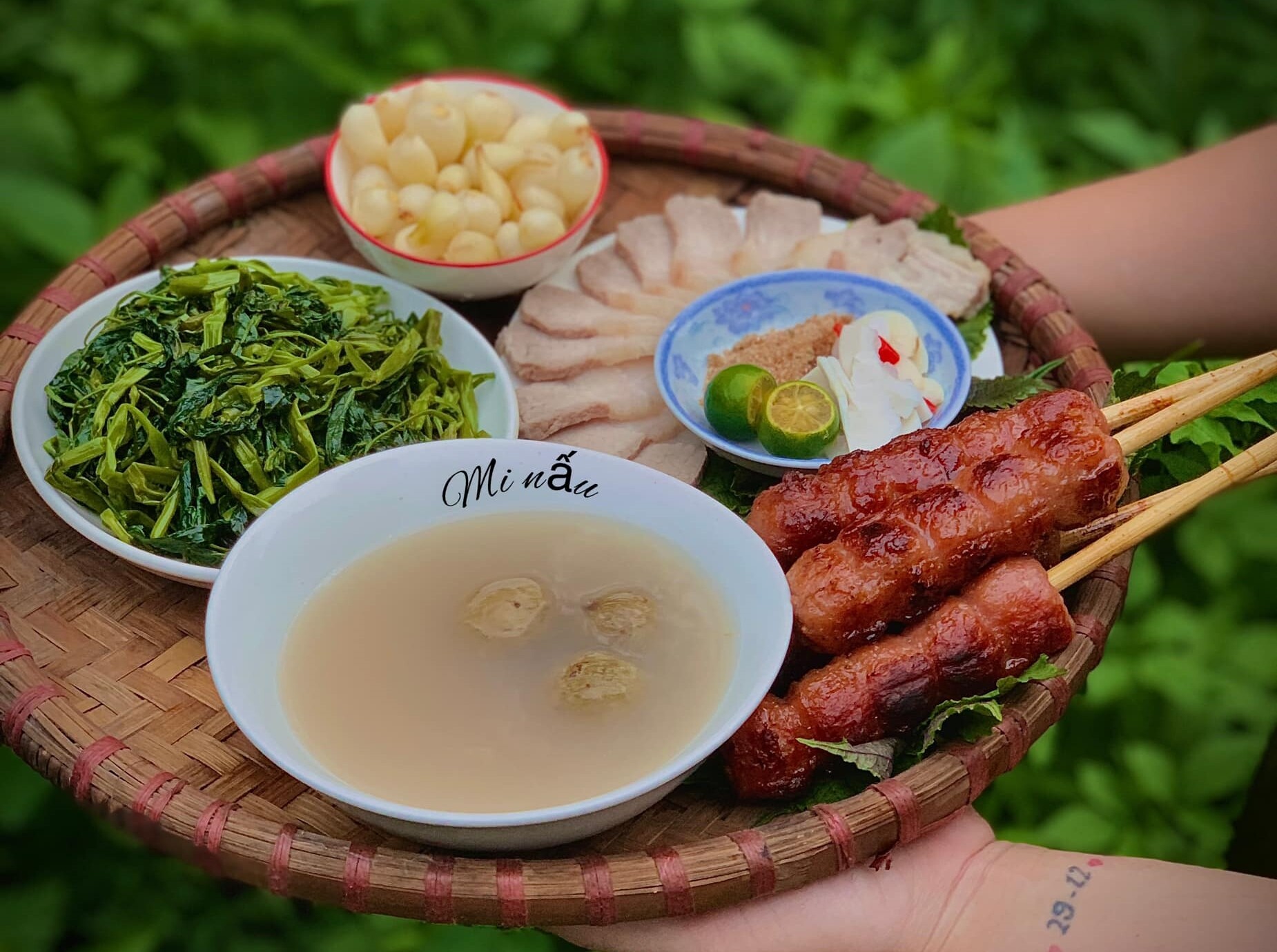9x cứ cuối tuần là về nấu cơm cho bố mẹ nhìn bữa ăn mùa hè đơn giản mà thèm chảy nước miếng - 3