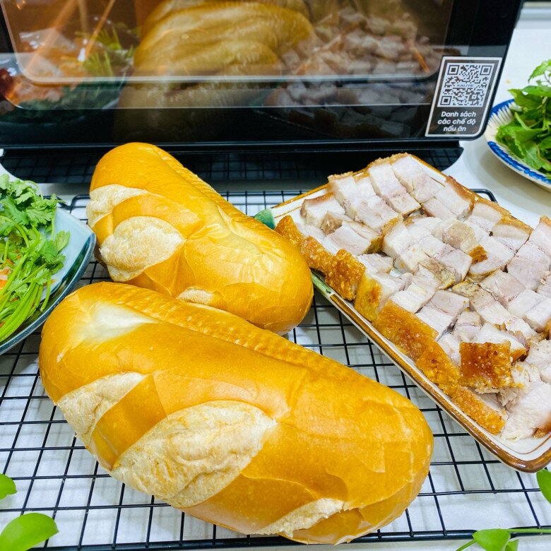 Bánh mì thịt quay đơn giản mà ngon, thơm phức cho bữa sáng cuối tuần - 4