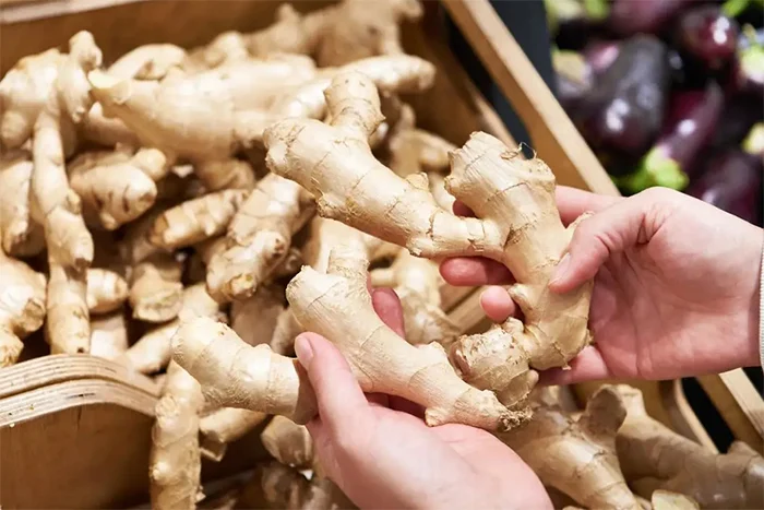 Gừng mua về dễ héo úa, mọc mầm, làm cách này nửa năm sau lấy ra vẫn tươi ngon như mới nhổ - 3