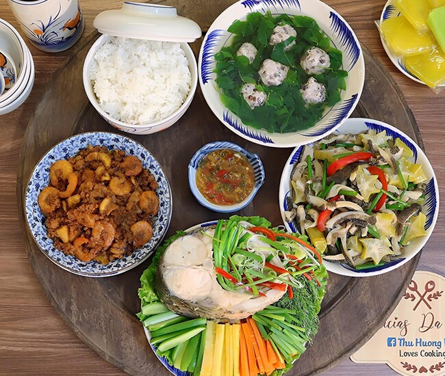 Cơm tối quá hấp dẫn với 4 món ngon.