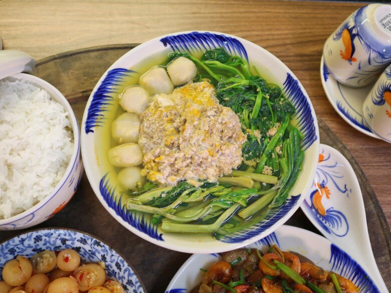 Hôm nay nấu gì: Cơm chiều toàn món amp;#34;tinh hoaamp;#34; mùa hè hội tụ, nhìn là muốn ăn liền - 5