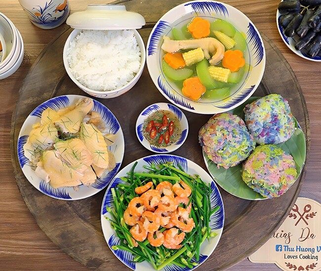 Bữa tối hôm nay giản dị mà ngon.