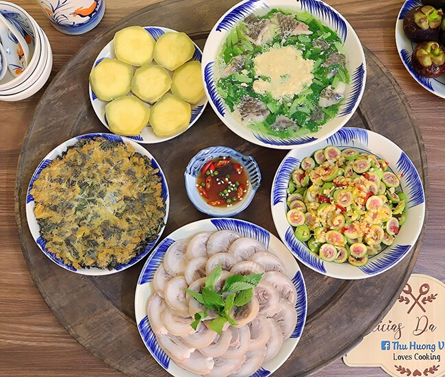 Bữa tối giản dị mà hấp dẫn, ngon miệng.