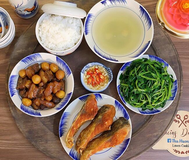 Thực đơn cơm tối quá hấp dẫn.