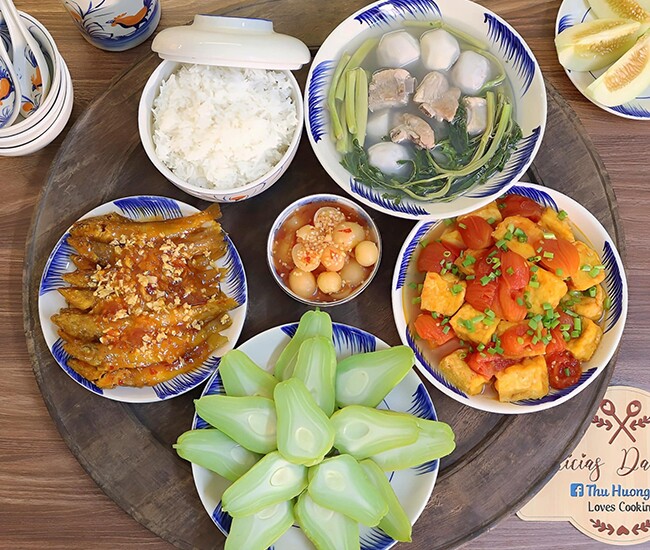 Thực đơn tối nay rất hấp dẫn.