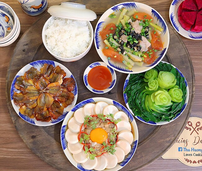 Bữa tối toàn những món ngon.