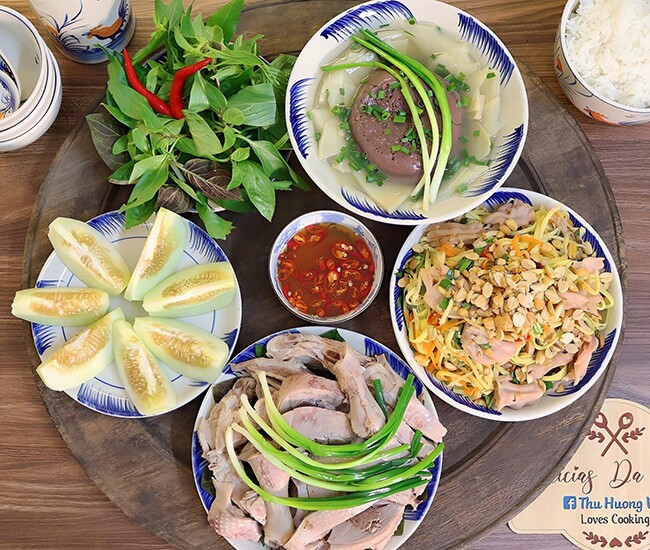 Bữa tối nay cực dễ ăn.