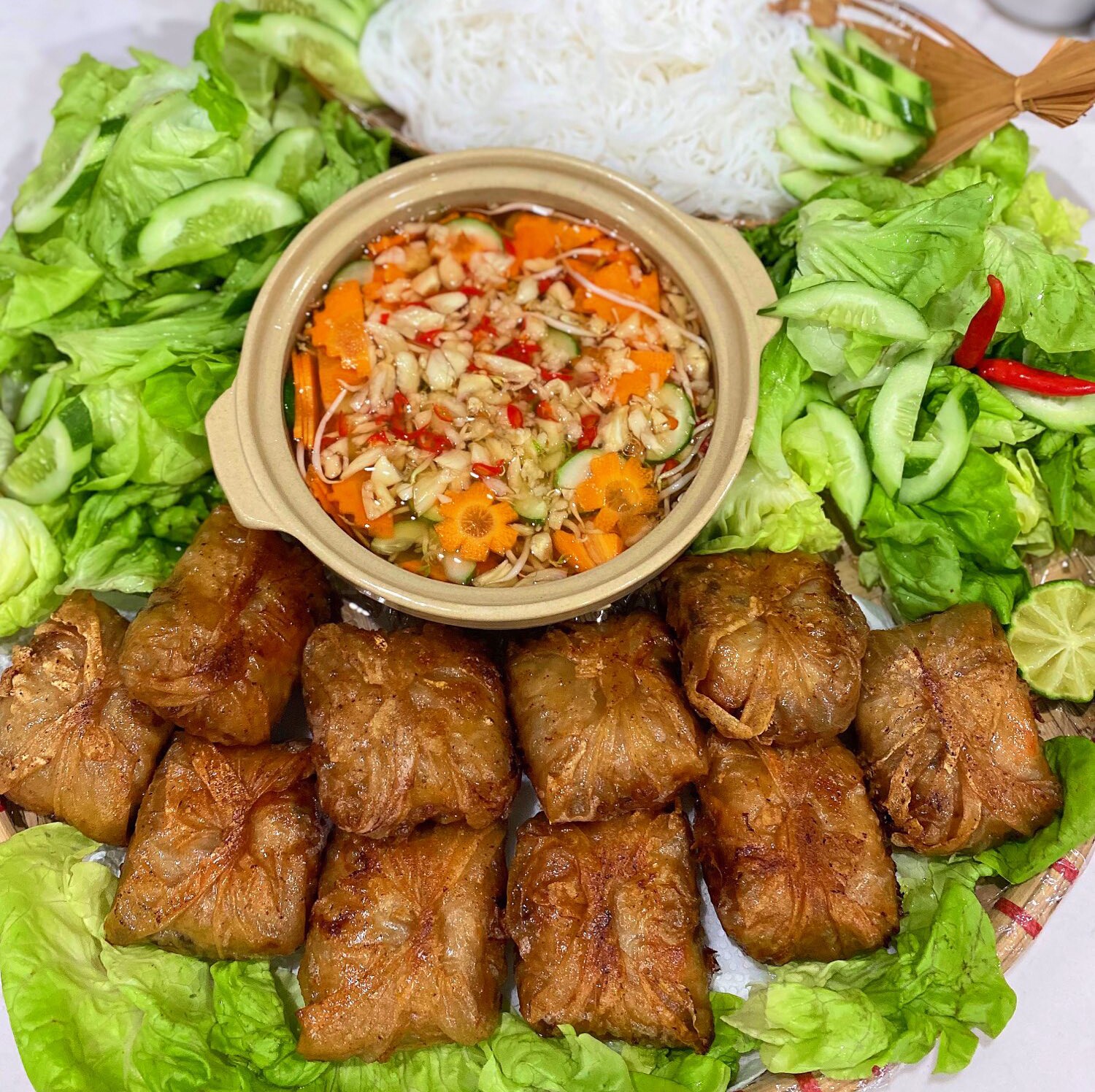 Mẹ đảm Hải Phòng mê nấu ăn, khoe những bữa cơm trên mái nhà ít rau nhiều thịt, nhìn mà mê mẩn - 6