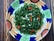 Bếp Eva - Cây dại mọc bờ mọc bụi xưa không ai ăn giờ lại như đặc sản, đem xào hay nấu canh đều cực ngon