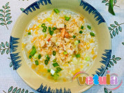 Bếp Eva - Vét tủ lạnh: Cơm nguội thừa rang mãi cũng chán, đem nấu kiểu này được món ăn sáng siêu ngon, giàu dinh dưỡng