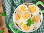 Bếp Eva - Luộc trứng nhiều năm giờ mới biết, phải cho thêm thứ này vào trứng mới dễ bóc vỏ, biết lý do tôi làm theo ngay