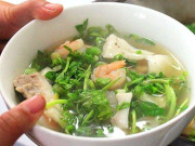 Bếp Eva - Cây này ở Việt Nam không chăm cũng lớn, được Mỹ đánh giá là rau tốt nhất thế giới, đem xào tỏi hay nhúng lẩu ngon mê