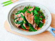 Bếp Eva - Loại lá mệnh danh là "rau của thận", được bán đầy chợ, giá khoảng 25.000 đồng/kg, xào với gan được món ngon bổ