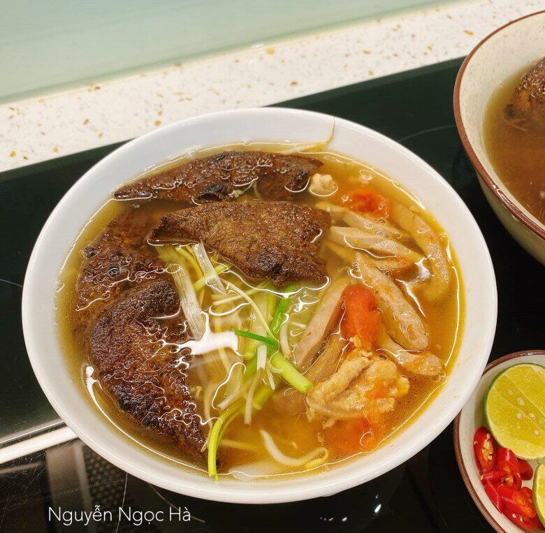 Phở gan cháy là món ăn đặc sản nổi tiếng của người dân Bắc Ninh (Ảnh: Ngọc Hà).
