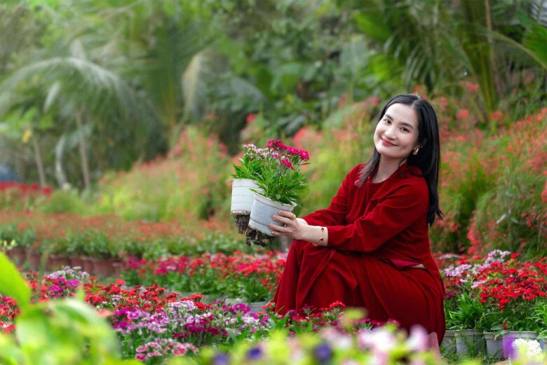 Chị Phương Hoàng.