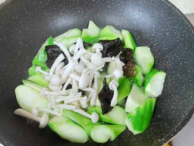 Quả này là “nhân sâm của người nghèo”, magie gấp 2 lần củ cải, giờ đang vào mùa mua xào hay nấu canh đều ngon - 5