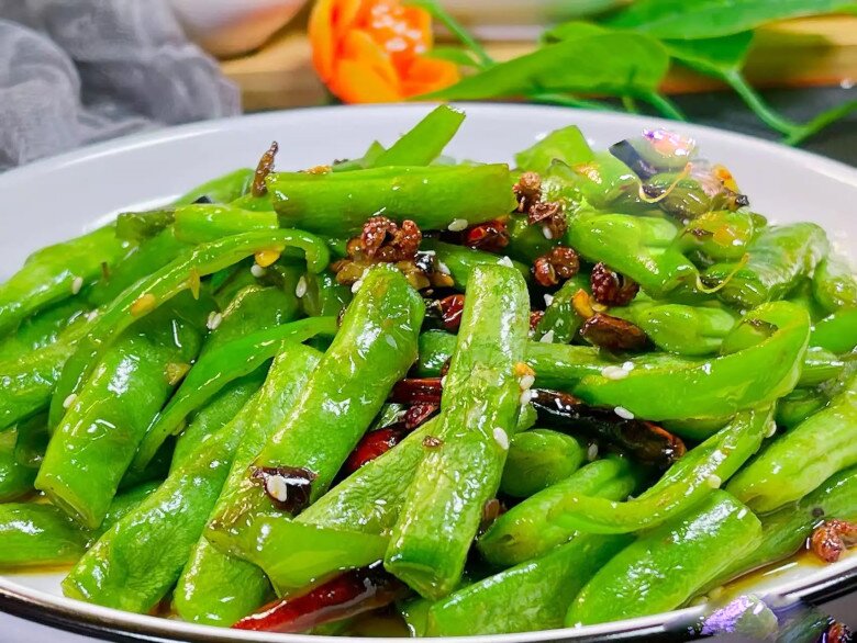 Xem thêm cách làm đỗ xào bơ tỏi hấp dẫn.