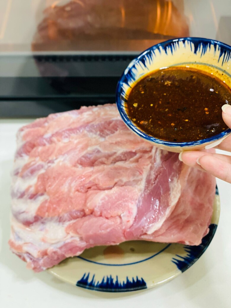 Sườn nướng tảng ngũ vị cực dễ làm mà ngon miệng, thơm nức ai ăn cũng thích - 3
