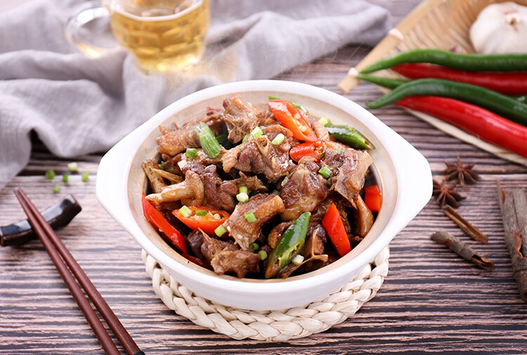 Lưu ý: Vịt kỵ dùng chung với thịt thỏ, dâu tằm, óc chó, ba ba, mộc nhĩ, kiều mạch,… bạn lưu ý nhé! Chúc các bạn thành công!
