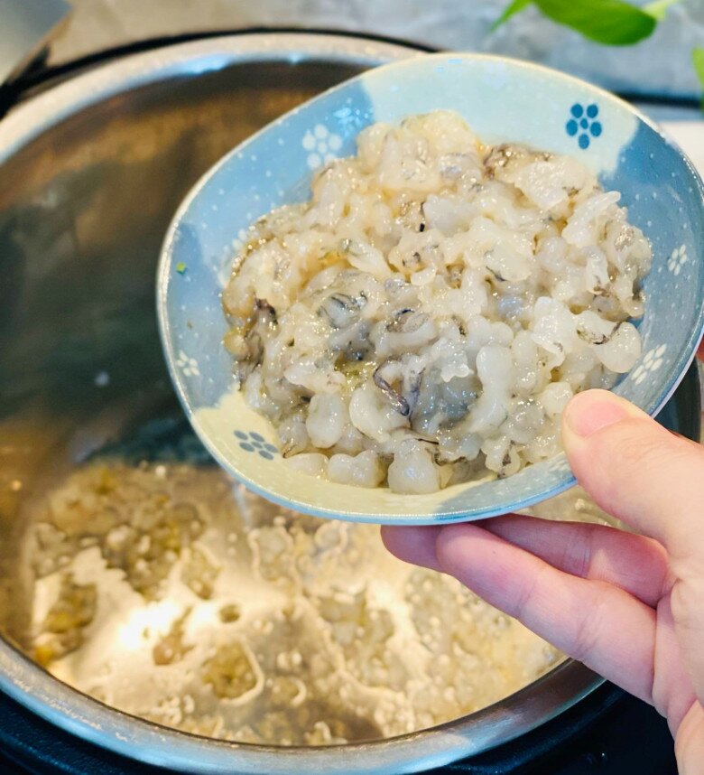 Vét tủ lạnh: Cơm nguội thừa rang mãi cũng chán, đem nấu kiểu này được món ăn sáng siêu ngon, giàu dinh dưỡng - 4