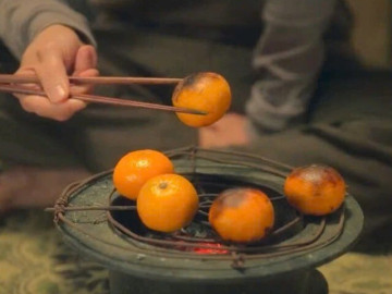 Món quýt nướng thơm lừng chợt nổi tiếng nhờ 2 diễn viên Hàn đình đám lăng xê trong "Khi cuộc đời cho bạn quả quýt"