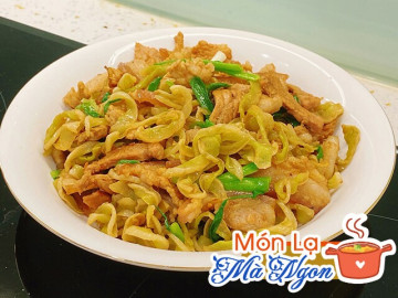 Loại quả trông teo tóp, chua chua mặn mặn lại là đặc sản Bắc Ninh, đem xào thịt ngon đỉnh chóp, ăn ba bát cơm vẫn thòm thèm