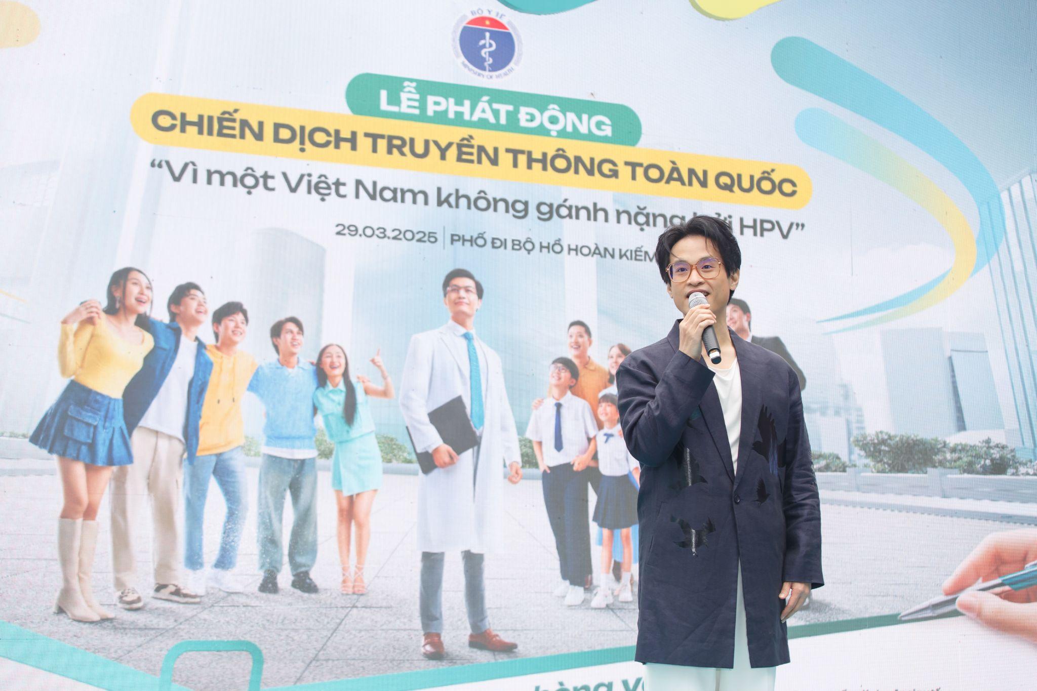 Ca sĩ Hà Anh Tuấn tại lễ phát động Chiến dịch Truyền thông toàn quốc “Vì một Việt Nam không gánh nặng bởi HPV”.