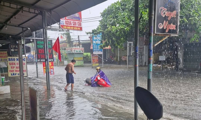 Tin tức 24h: 18 tỉnh thành có nguy cơ rất cao lũ quét, sạt lở đất - 8