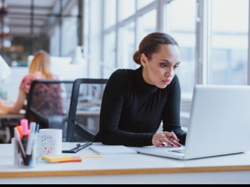 Ở nơi làm việc, người khôn ngoan không dễ dàng nói 4 câu này: Càng im lặng càng khiến người khác nể trọng