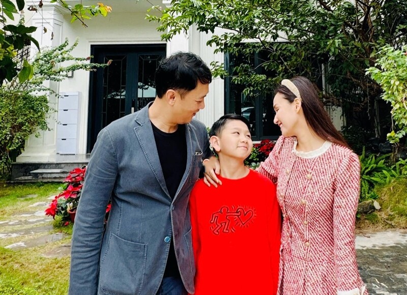 Không chỉ là nơi để ở, biệt thự ven sông của các sao Việt còn thể hiện gu thẩm mỹ, lối sống và cá tính riêng biệt của từng nghệ sĩ. Trong đó có cơ ngơi 60 tỷ của diễn viên Lã Thanh Huyền. 
