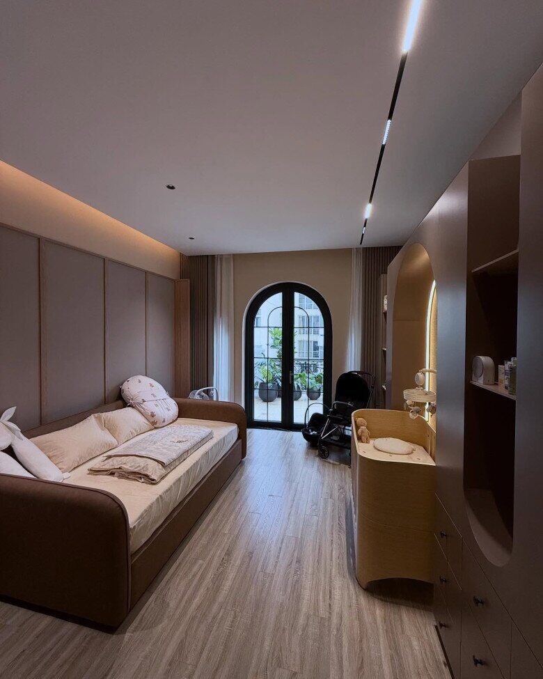 Bộ ba bàng Singapore, lưỡi hổ và trầu bà là sự lựa chọn thông minh: Dễ trồng, dễ chăm sóc, nhưng hiệu quả mang lại thì vượt xa một chậu cây bình thường.