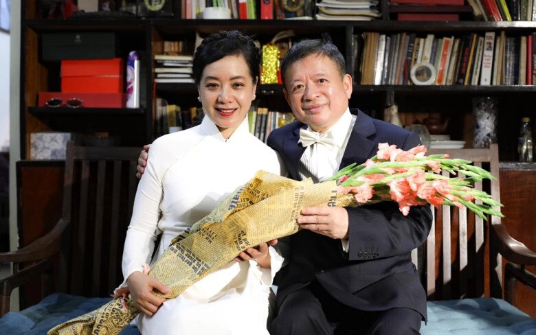 Nhạc sĩ Đỗ Hồng Quân và bà xã - NSƯT Chiều Xuân.
