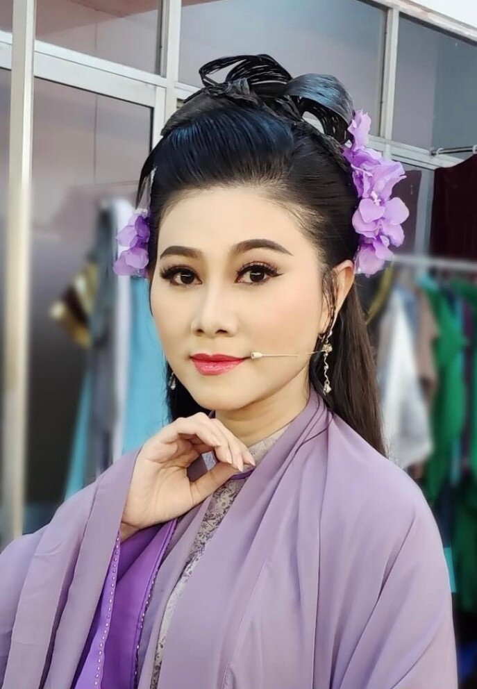 Quế Trân luôn nhớ lời cha dặn để sạch cả sân khấu lẫn ngoài đời.