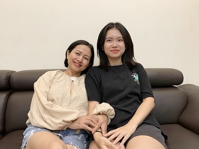 Con gái xinh đẹp của NSND Trung Anh tốt nghiệp ở Mỹ, lộ diện mạo người vợ trẻ trung như amp;#34;chị gáiamp;#34; của con - 5